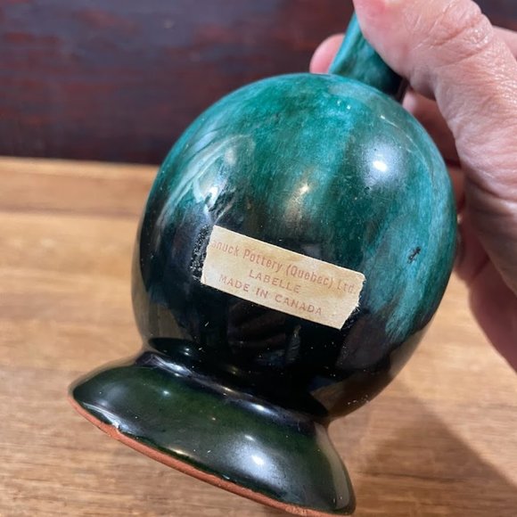 Canuck Pottery Niagara Falls Canada Vase Green Black Bulb Shaped Ruffled Vase - Picture 5 of 7